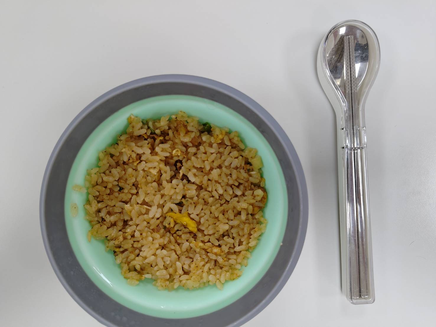 20250828百萬餐桌減碳任務。哈哈哈，連環保餐具都可以省略了。直接吃。