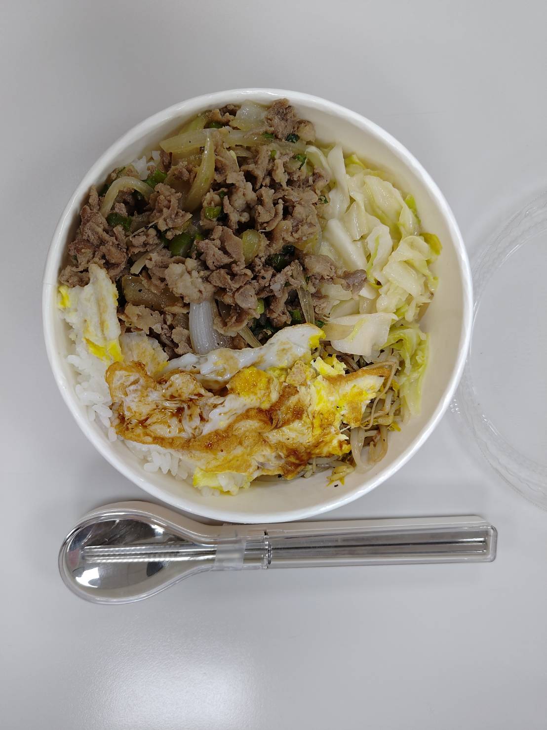 感情很好喔。支持使用環保餐具。